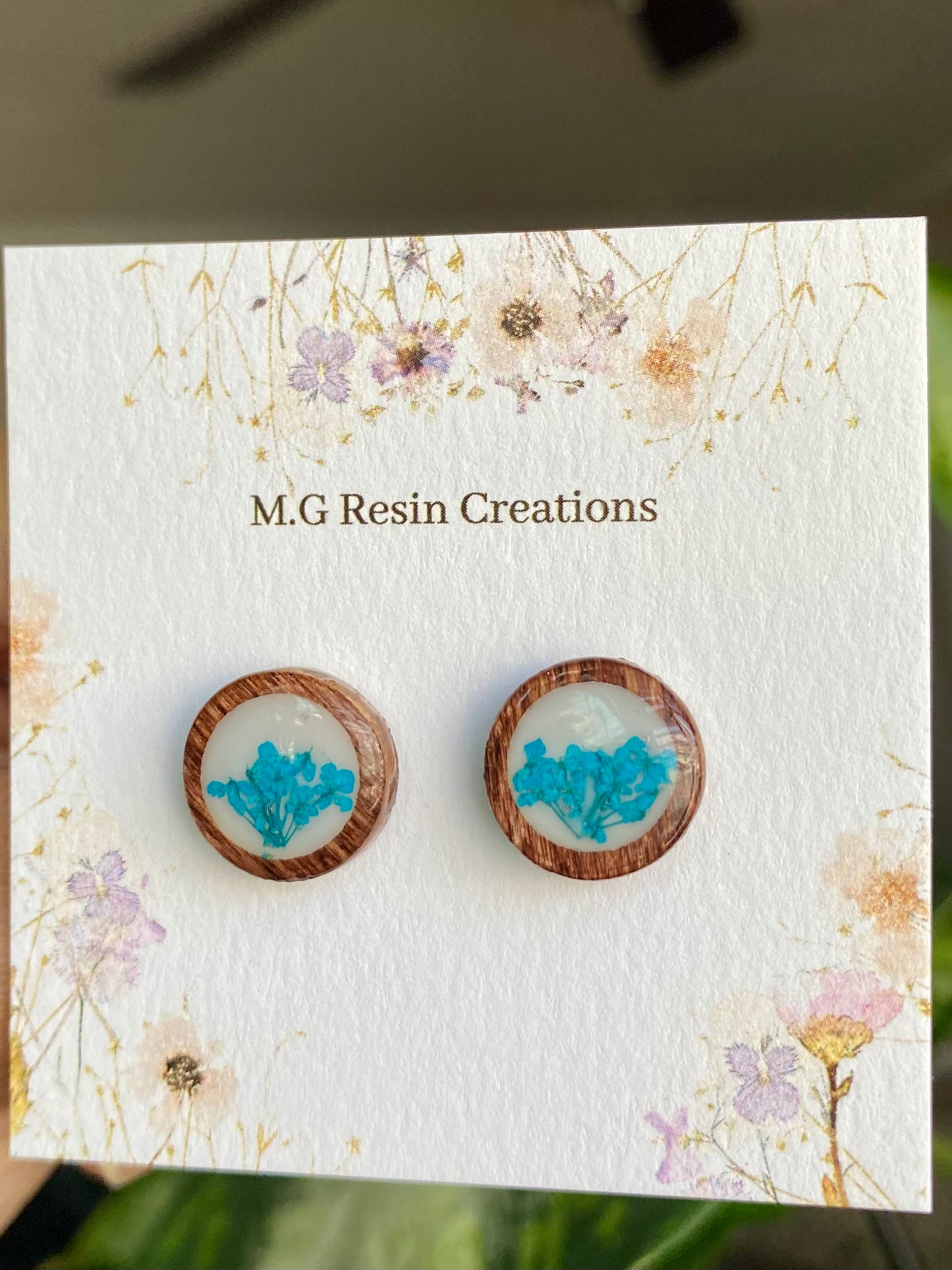 Blue Queen Anne’s lace wood studs