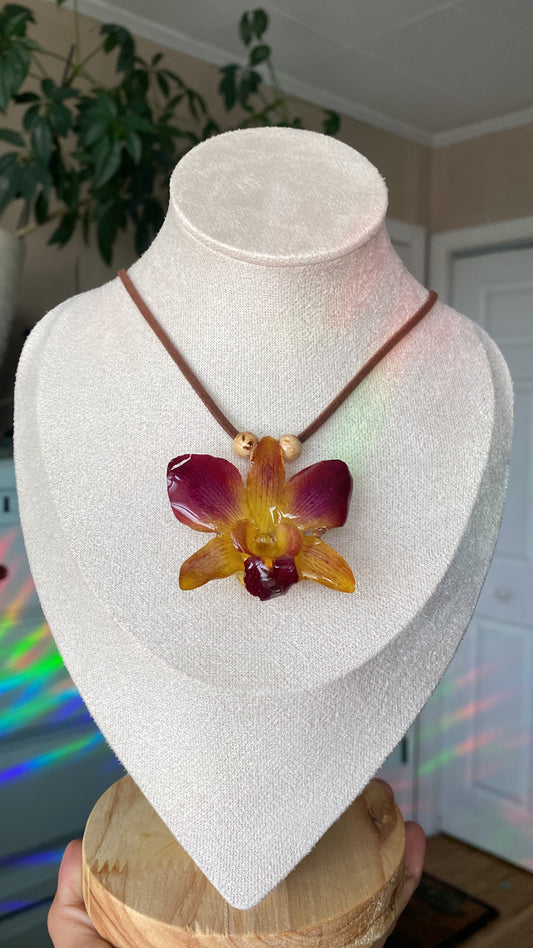 Orchid necklace ♥️✨